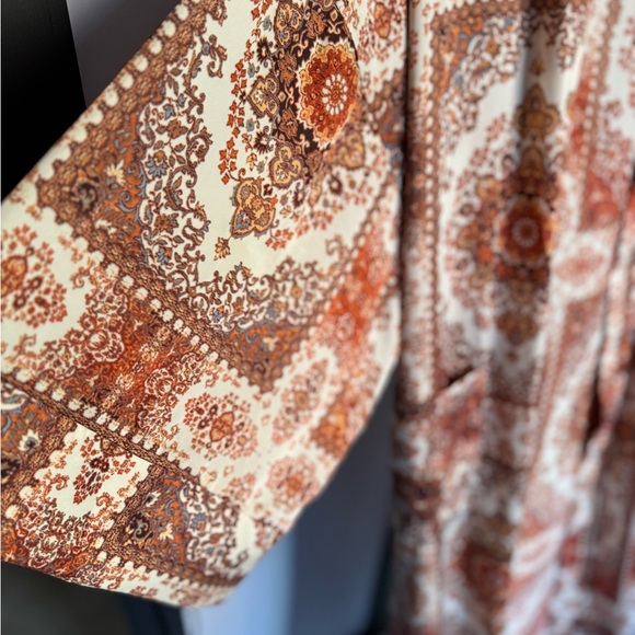 Molly Green silk like kimono size small in orange - Picture 5 of 6